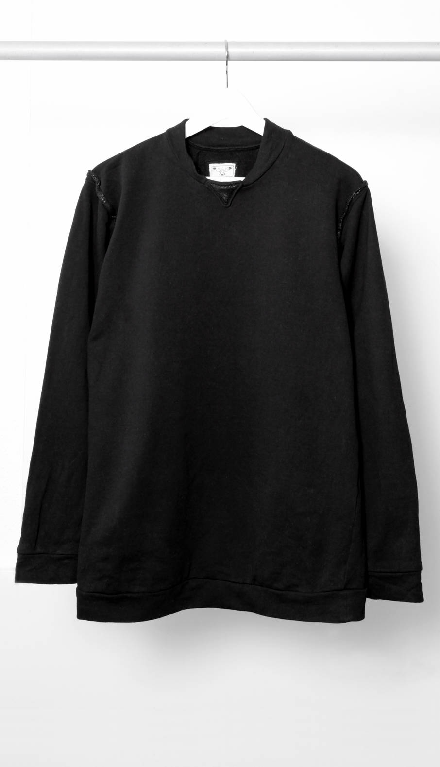 jumper_black_02a-s